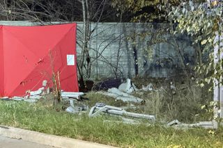 Tragiczny wypadek w Woli Mrokowskiej. Audi uderzyło w betonowe ogrodzenie. Zginął młody kierowca