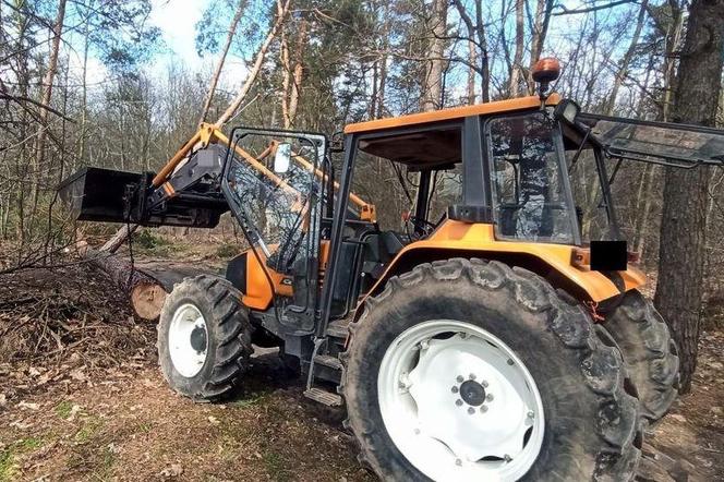Tragiczny wypadek w lesie w pow. ryckim. Nie żyje 42-letni mężczyzna