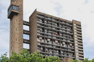 Budynki Ernő Goldfingera - zdjęcia. To on posłużył za pierwowzór złoczyńcy w Jamesie Bondzie