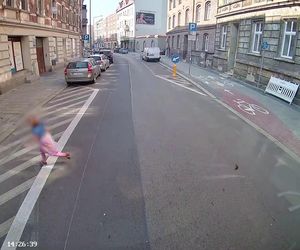5-latka wbiegła przed autobus. Dramat w Bytomiu