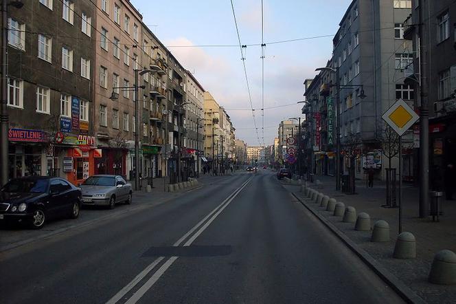 Śródmieście Gdyni jest obecnie oblężone przez samochody.