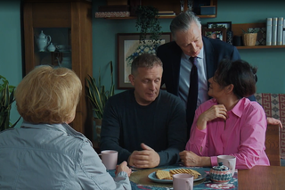 M jak miłość, odcinek 1675: Marysia (Małgorzata Pieńkowska), Artur (Robert Moskwa), Kisielowa (Małgorzata Rożniatowska), Nieśpielak (Zbigniew Suszyński)