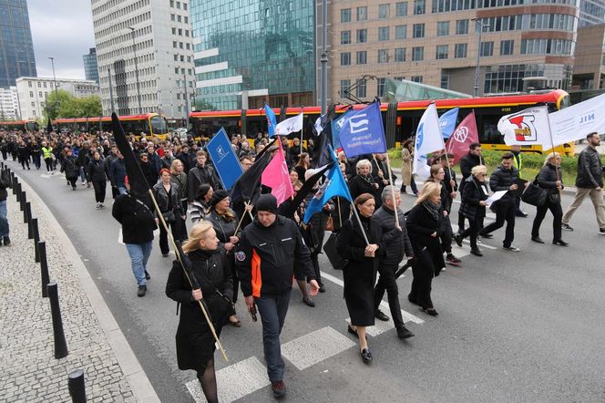   Razem przeciw przemocy. Medycy protestują w Warszawie