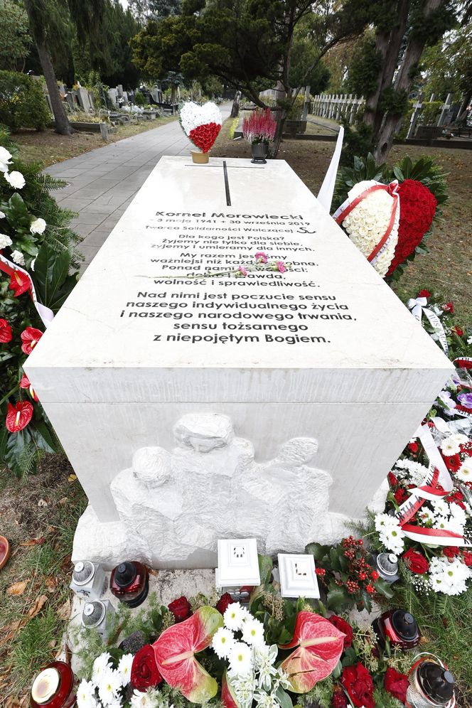 Tak wygląda grób Kornela Morawieckiego w 6. rocznicę śmierci