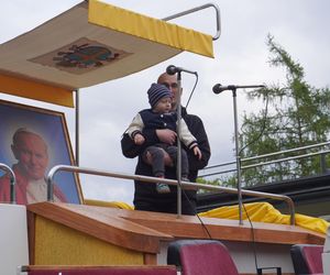 Noc Muzeów 2025. Samochód papieski w Kielcach