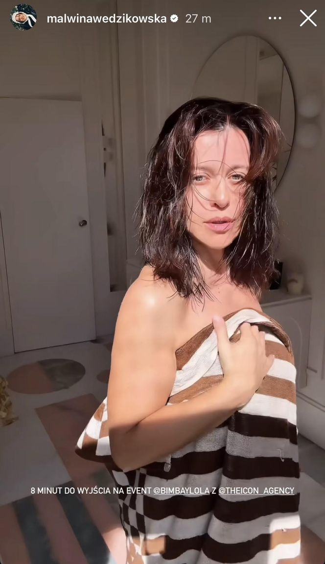 Malwina Wędzikowska w ręczniku i... bez