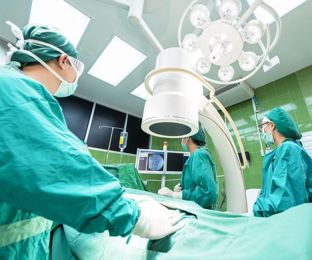 W szpitalu dziecięcym w Olsztynie wykonano innowacyjną operację. Pacjent tego samego dnia może wrócić do domu