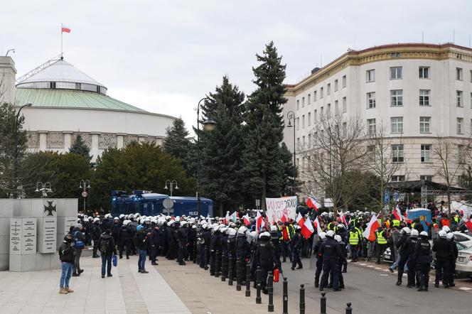 Protest rolników pod Sejmem - starcia z policją