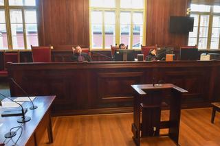 17-letni zwyrodnialec miał wielokrotnie gwałcić swoją nieletnią siostrę