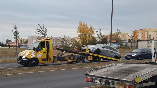 Zderzenie osobówki z autobusem w bydgoskim Fordonie [ZDJĘCIA]