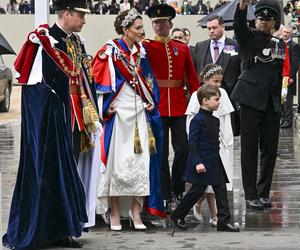 Księżniczka Charlotte i książę Louis na koronacji króla Karola III