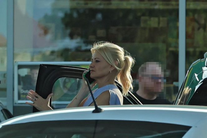 Małgorzata Kożuchowska jeździ autem za pół miliona w obcasach