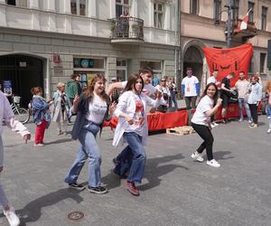 Pochód Juwenaliowy Łódzkich Uczelni. Studenci przejęli Łódź! [ZDJĘCIA]