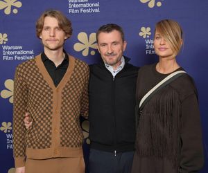 Aneta Kręglicka pokazała syna. Wybrał ciekawy strój na premierę filmu ojca. W co on się ubrał?