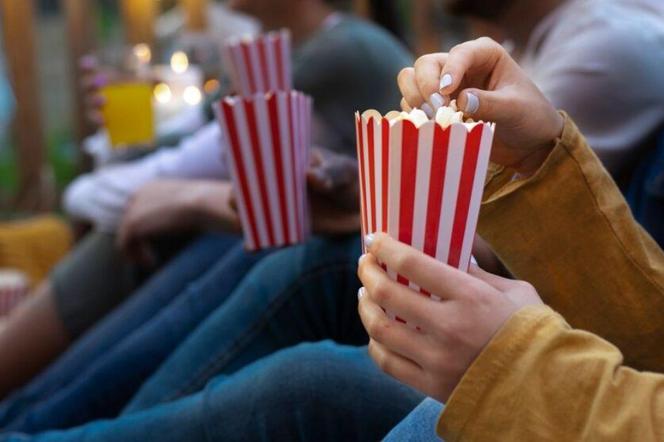 Darmowe kino na Rynku we Wrocławiu. Obejrzymy tam m.in. kultowy Popiół i diament. Sprawdź repertuar