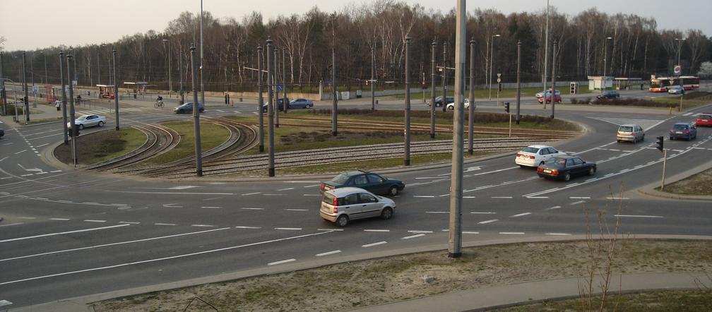 Tych miejsc nienawidzą kierowcy! Zobacz 10 najgorszych skrzyżowań w Warszawie [PRZEGLĄD]