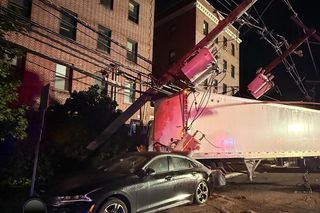 Ciężarówka wjechała w budynek w New JErsey. 50 ewakuowanych