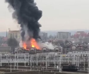 Potężny pożar zabytkowej hali w Gdańsku. Wielka chmura dymu w mieście