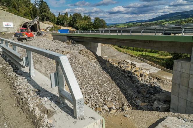 Budowa drogi ekspresowej S1, obejścia Węgierskiej Górki