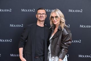 Ostaszewska, Dębska, Woźniak-Starak jako modowe divy. Tłum gwiazd na pokazie Zienia