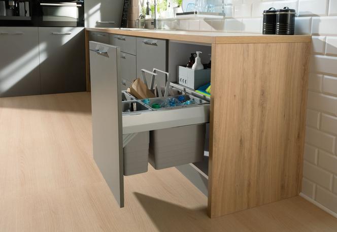 Sortowanie śmieci w kuchni. Jak zorganizować domowy recycling?