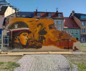 Jelenia Góra upamiętnia Powstańców Warszawskich. Zobacz piękny powstańczy mural 