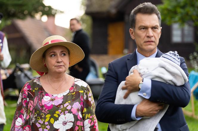 Na dobre i na złe, odcinek 830: Falkowicz okradnie własną rodzinę?! Dla Edzia będzie gotowy na wszystko – ZDJĘCIA