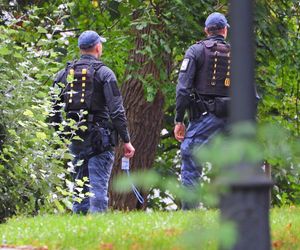 Pilna akcja służb przy Senacie. Na trawniku leżał „bezzałogowy statek powietrzny”