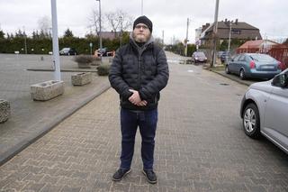 Ulica na Ursynowie bez internetu. Urzędnicy rozkładają ręce, mieszkańcy je załamują