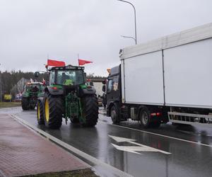 Protest rolników z 20 lutego. Blokada drogi obok Białegostoku