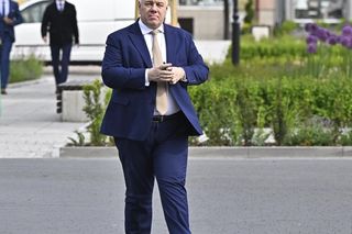 Jacek Sasin wprost nie do poznania! Zgubił już prawie 40 kg w pół roku! Jak to zrobił?