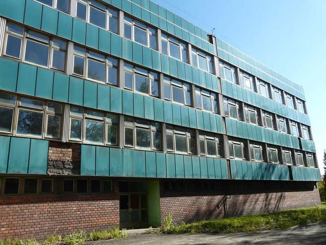 Opuszczony szpital w Zabrzu. Kiedyś świetna lecznica. Teraz odstraszająca ruina