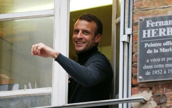 Prawda o Macronie ujawniona! Nie zgadniesz, co kupuje hurtowo perfumy i zlewa się nimi w hurtowych ilościach