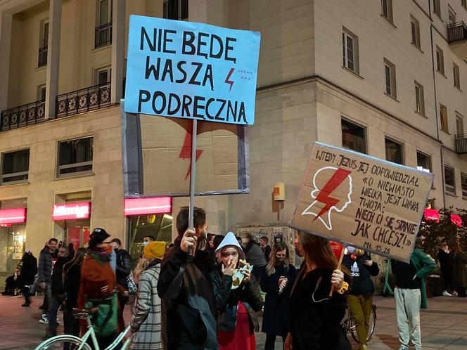 Kobiety protestują w Warszawie. Ogólnopolski Strajk Kobiet
