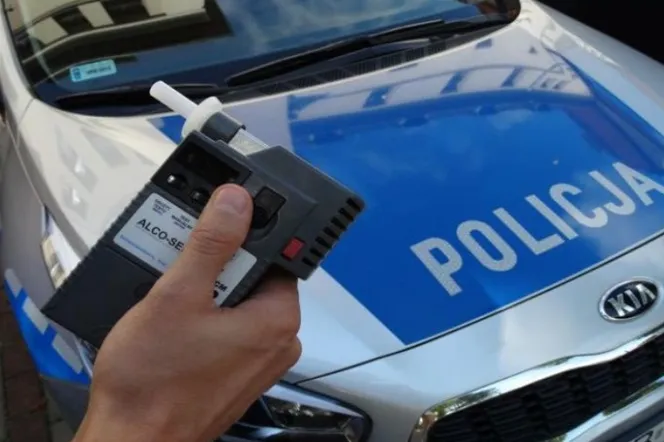 Policyjny pościg w Radomsku. 35-letni kierowca miał sporo na sumieniu