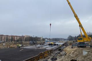 Tunelem wzdłuż Opolskiej pojedziemy jeszcze wiosną? Postęp prac przy budowie [ZDJĘCIA]