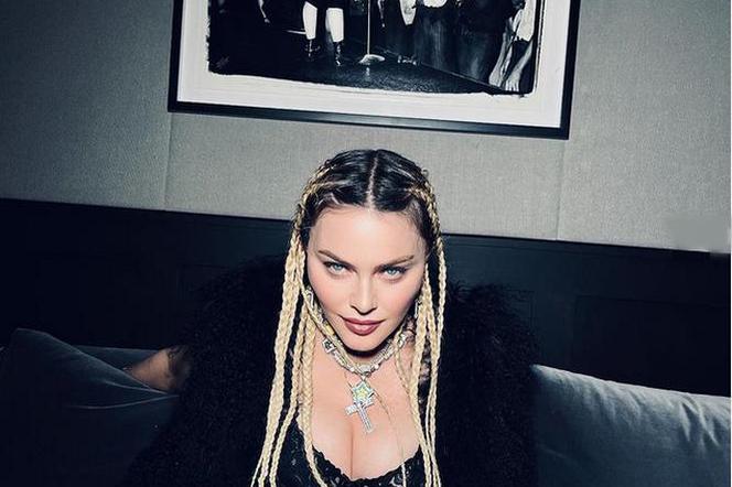 63-letnia Madonna z twarzą 20-latki wypina pupę i szokuje na nowych zdjęciach. Przesadziła?