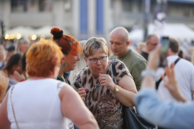 Potańcówka w centrum Katowic. Wyspiański znów porwał tłumy do szalonej zabawy