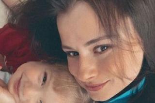 Joanna Jarmołowicz (Katia z M jak miłość) z synem Józiem