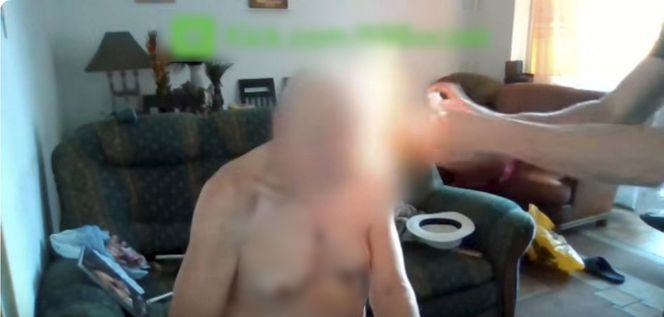Bili, podpalali i oblewali wodą! Staruszek z Warszawy ofiarą nieletnich patostreamerów