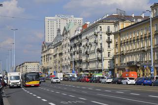 Warszawa: Autobus zatrzymał się na światłach i... NIE UWIERZYSZ co się stało!