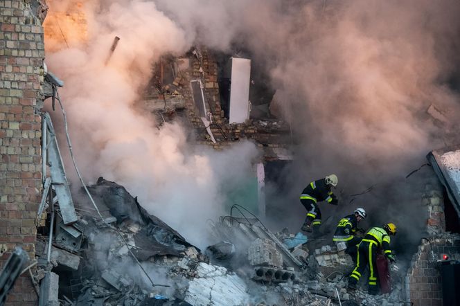 Do 23 wzrosła liczba ofiar śmiertelnych rakietowo-dronowego ataku Rosji na Kijów