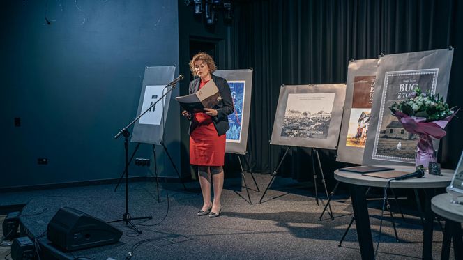 Decyzją Kapituły Nagrodę Główną w Konkursie zdobyła Dorota Filipiak za książkę „Bug z Tobą. Historie o życiu i śmierci na wsi nadbużańskiego Podlasia”