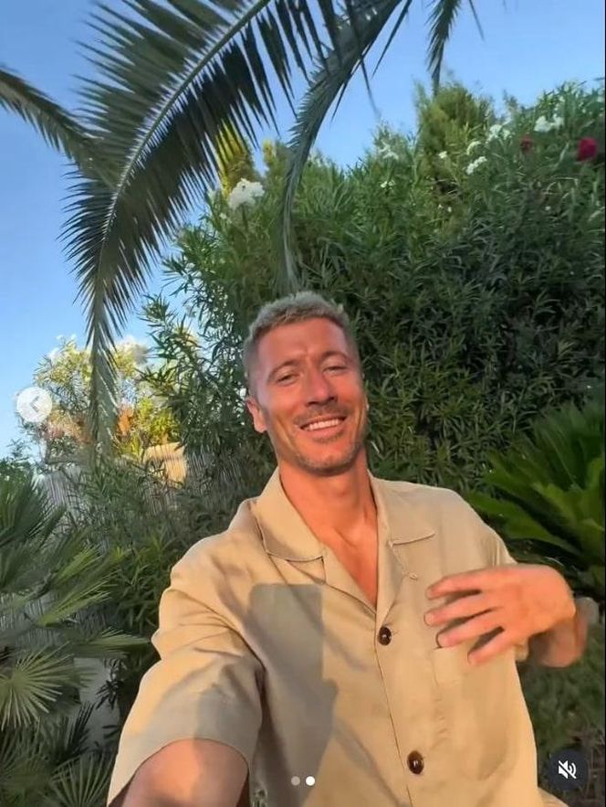 Blondynek z Barcelony. Lewandowski kopiuje Pazurę?