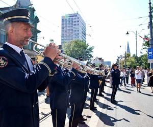 Łódź. Obchody Święta Wojska Polskiego na Placu Katedralnym