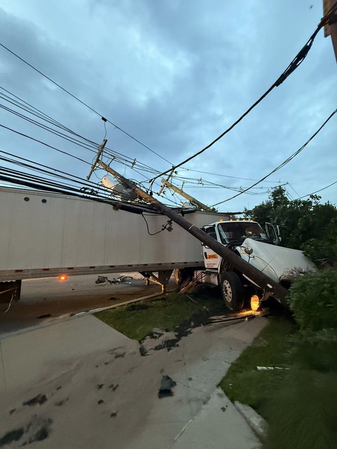 Ciężarówka wjechała w budynek w New JErsey. 50 ewakuowanych
