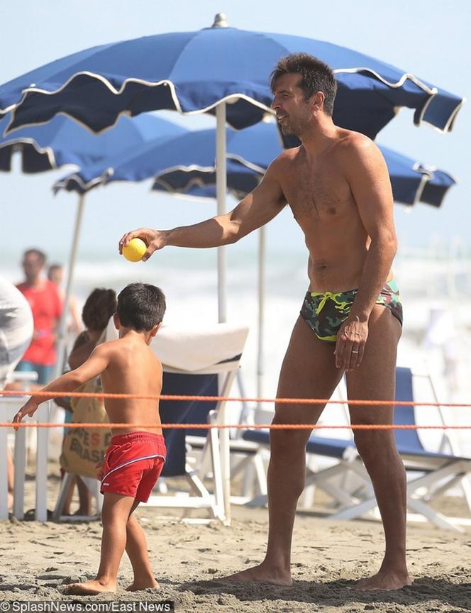 Piłkarz  Gianluigi Buffon z rodziną na wakacjach