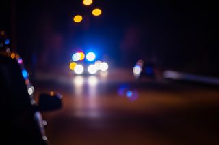 Pijana 25-latka i rozbite volvo. Czy kobieta kierowała autem?