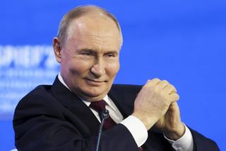 Twarz sobowtóra Putina się rozpada?! Wędrujące kości, spadające policzki, ból brody. Rozjeżdża się