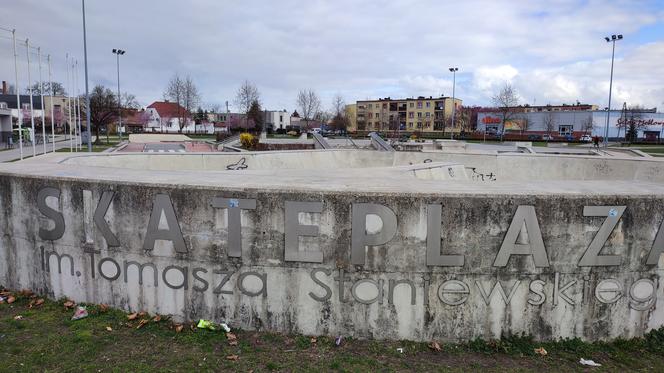 Skateplaza pęka